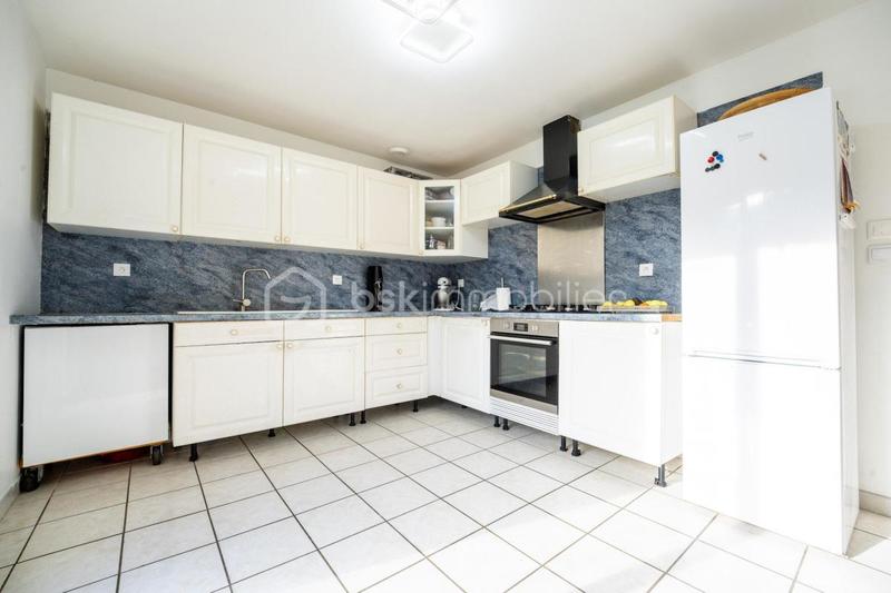 Maison traditionnelle - 152 m² - 6 pièces