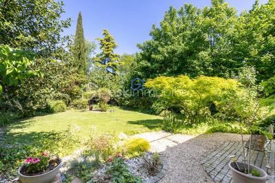 Maison - 297 m² - 10 pièces