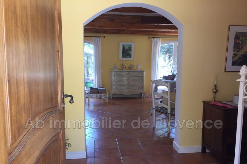 Propriété - 253 m² - 10 pièces