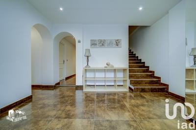 Maison - 227 m² - 8 pièces