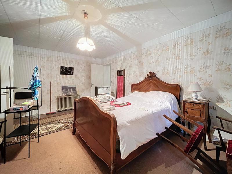 Maison - 216 m² - 8 pièces