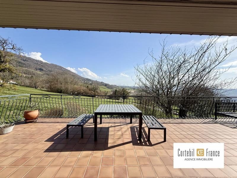Villa - 213 m² - 5 pièces