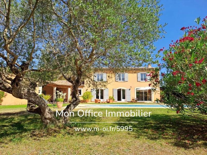 Maison - 224 m² - 7 pièces