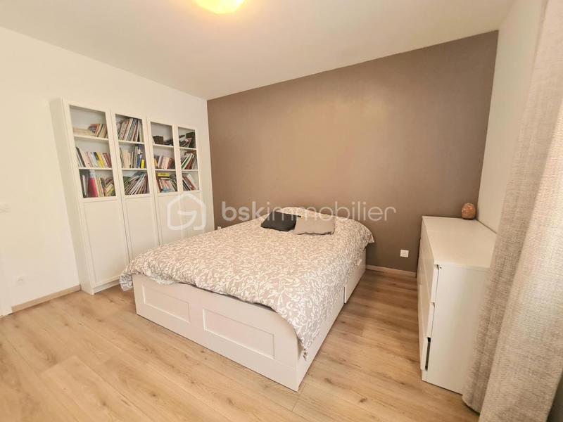 Maison - 180 m² - 9 pièces