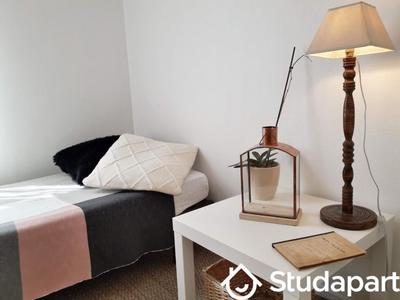 Chambre - 9 m² - 1 pièce