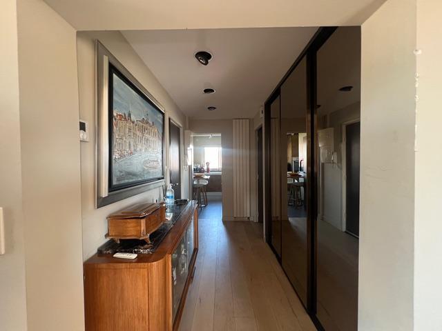 Appartement - 100 m² - 6 pièces