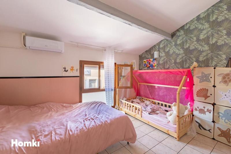 Maison - 250 m² - 8 pièces