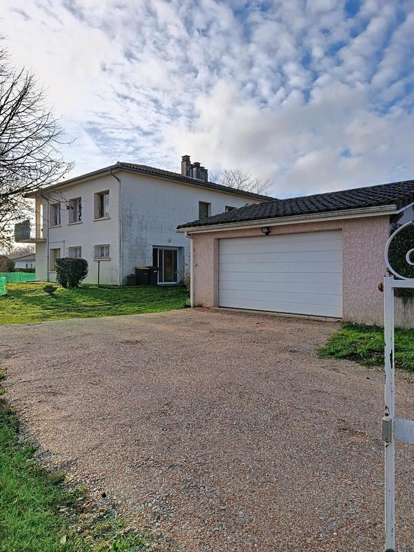 Maison - 265 m² - 10 pièces