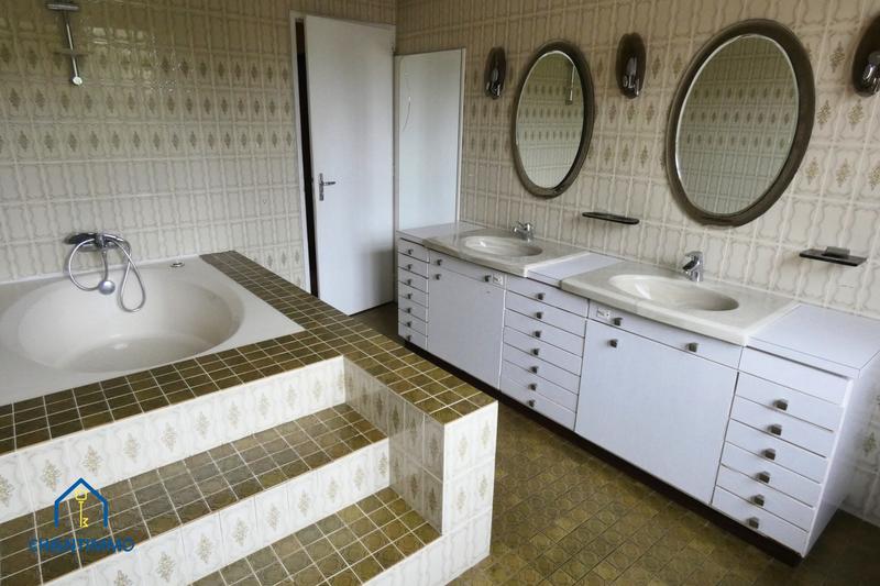 Maison - 420 m² - 13 pièces