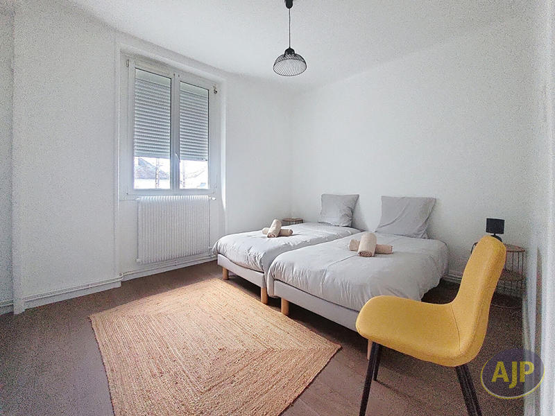 Appartement - 98 m² - 5 pièces