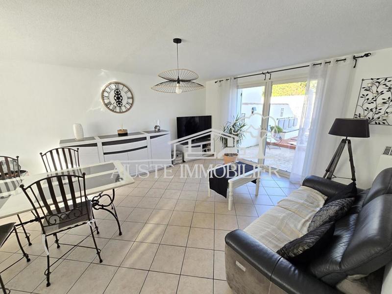 Maison - 99 m² - 5 pièces