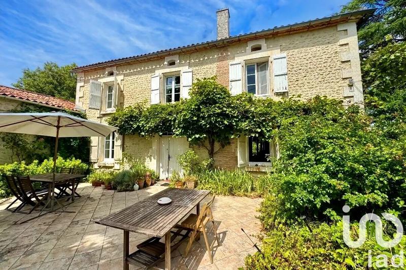 Maison - 227 m² - 7 pièces