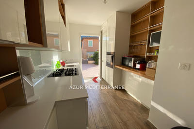 Maison - 98 m² - 4 pièces