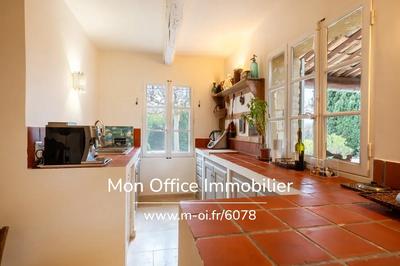 Maison - 255 m² - 10 pièces