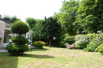 Maison - 166 m² - 8 pièces