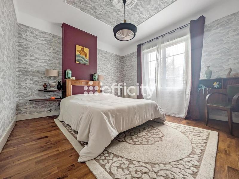 Maison - 170 m² - 8 pièces