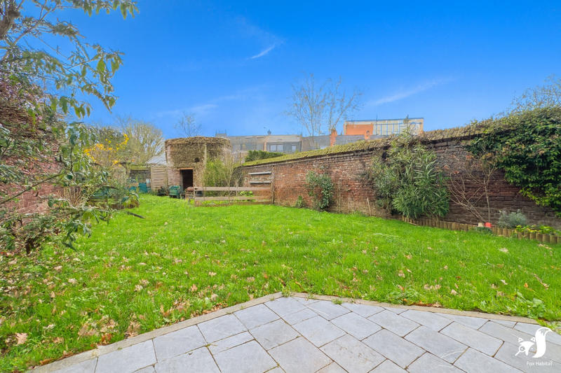 Maison - 218 m² - 8 pièces