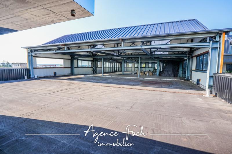 Local commercial - 674 m²