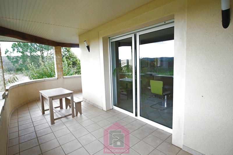 Maison - 230 m² - 7 pièces