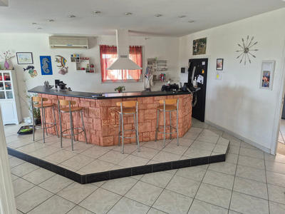 Maison - 266 m² - 7 pièces