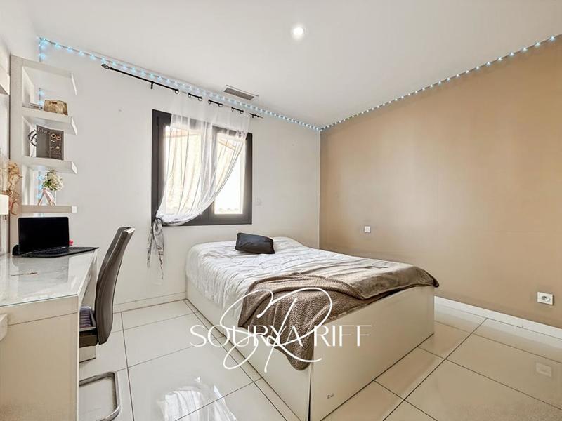 Maison - 161 m² - 7 pièces