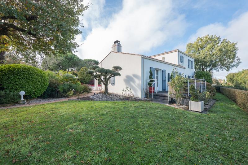 Maison - 167 m² - 6 pièces