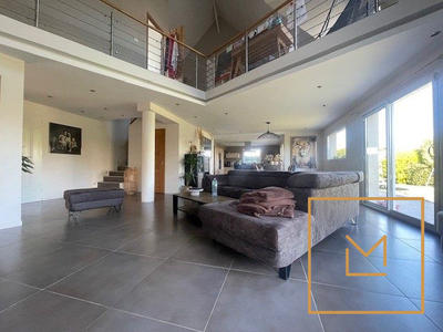 Maison - 190 m² - 6 pièces