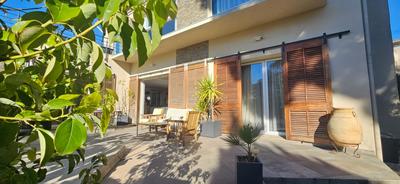 Maison - 195 m² - 8 pièces