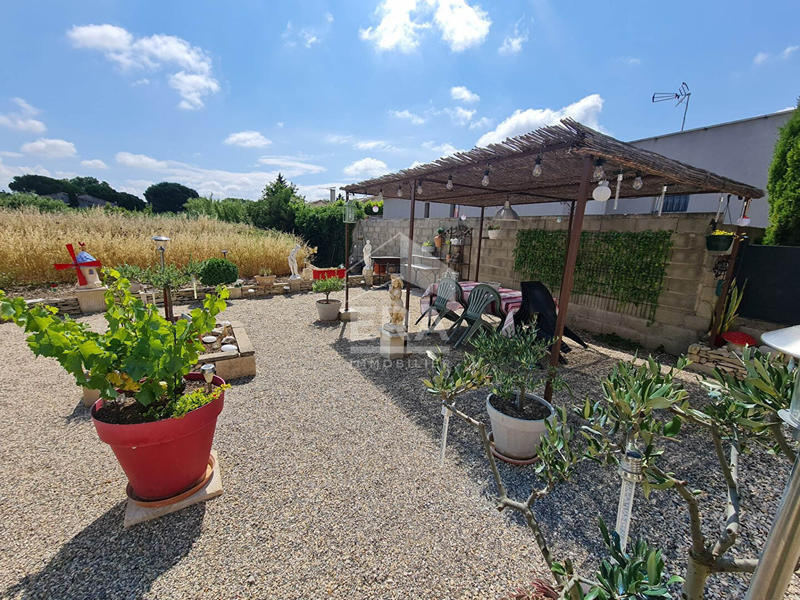 Maison - 300 m² - 20 pièces