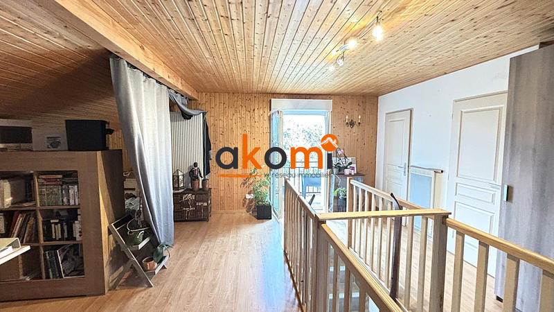 Maison - 122 m² - 7 pièces