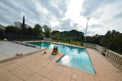 Maison - 232 m² - 7 pièces