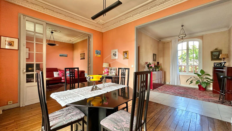 Maison - 229 m² - 10 pièces