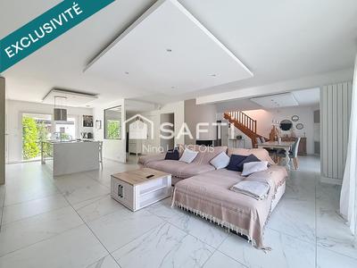 Maison - 209 m² - 8 pièces