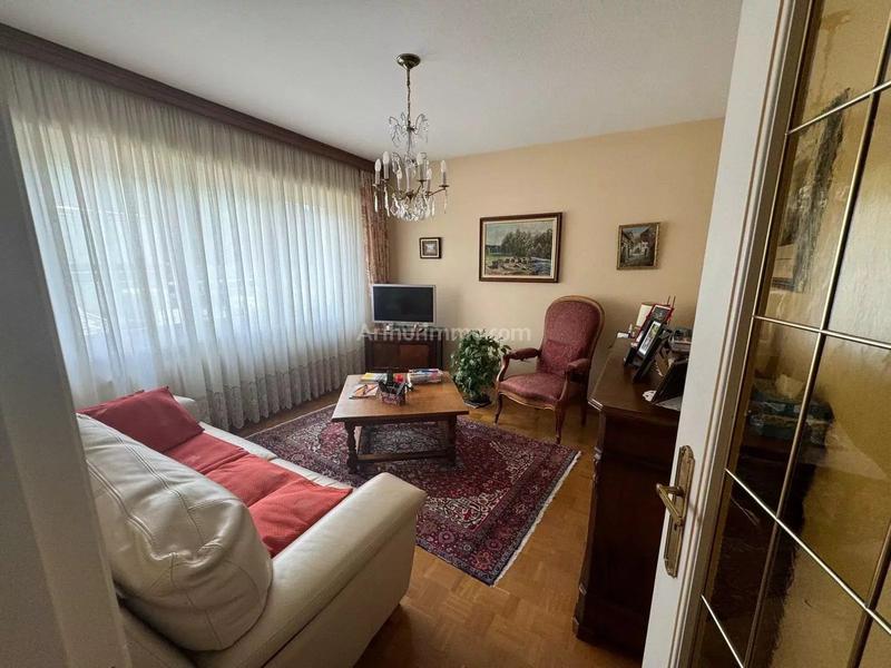 Maison - 234 m² - 8 pièces