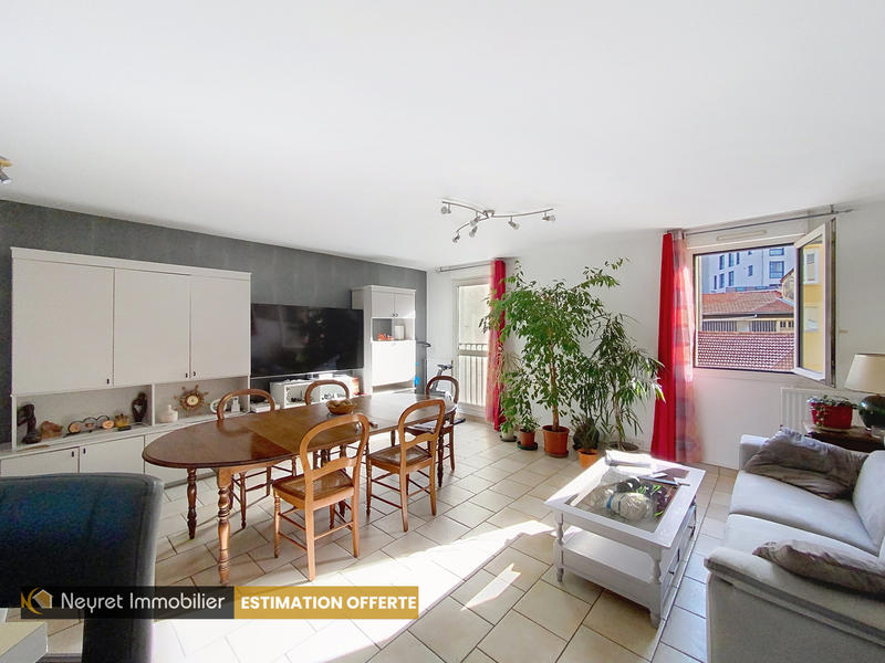 Appartement - 85 m² - 4 pièces