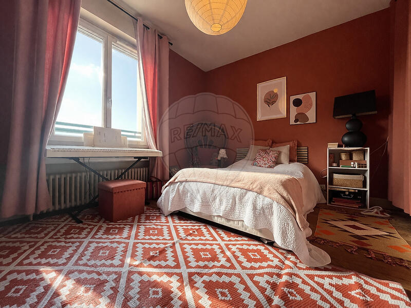 Appartement - 104 m² - 6 pièces