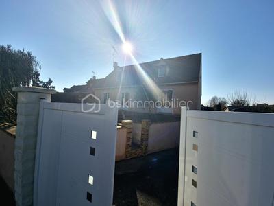 Maison traditionnelle - 164 m² - 6 pièces