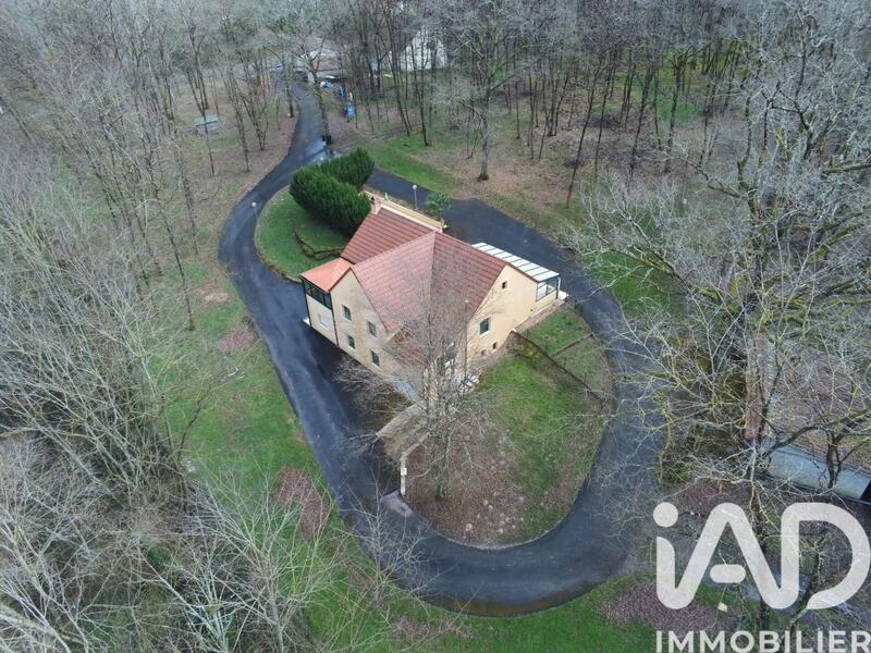 Maison - 337 m² - 12 pièces