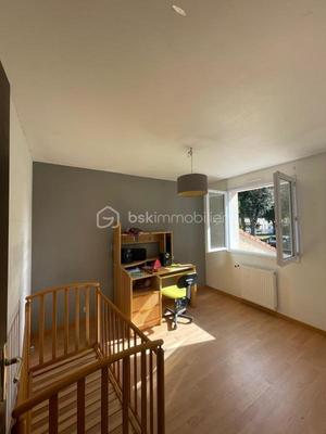 Maison - 111 m² - 5 pièces