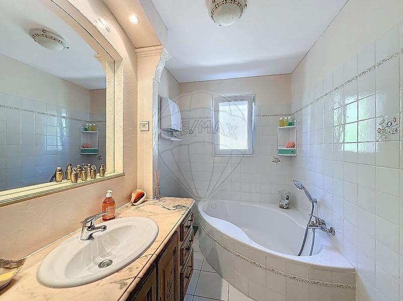 Maison - 158 m² - 6 pièces