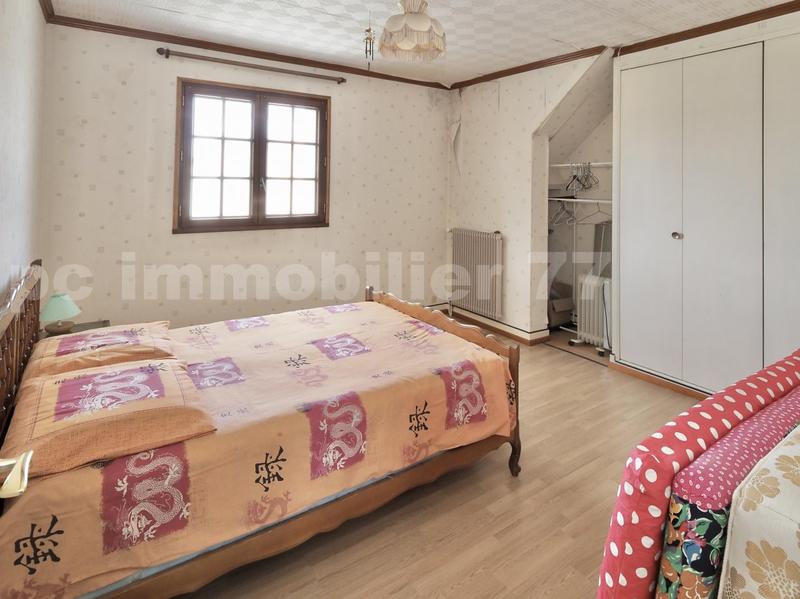 Maison traditionnelle - 154 m² - 7 pièces