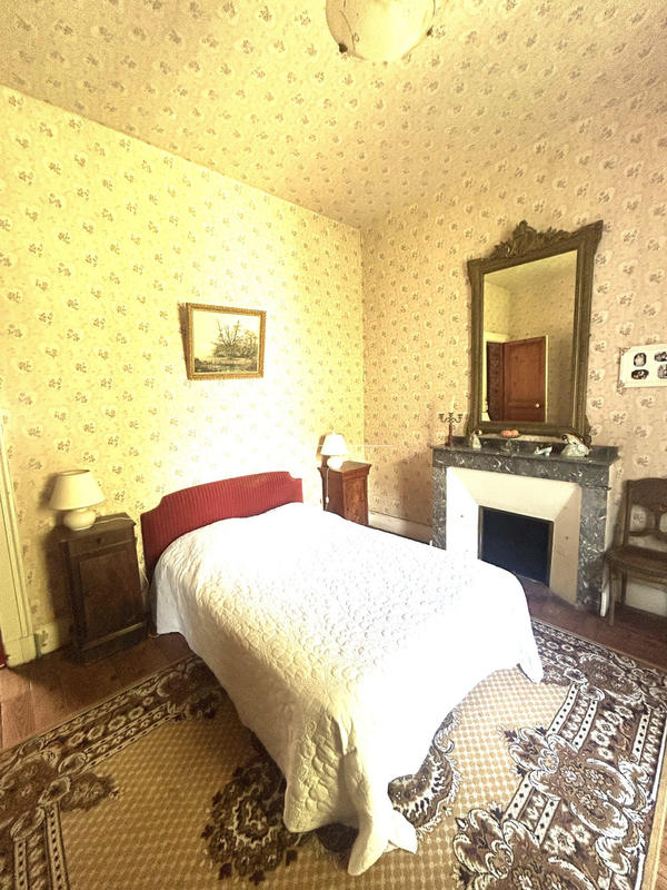 Maison - 293 m² - 9 pièces