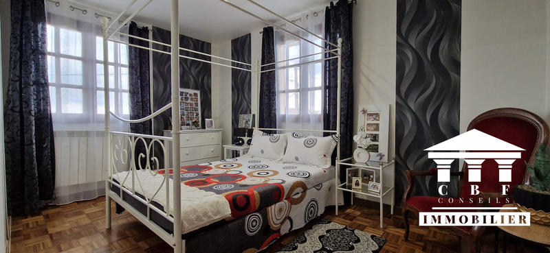 Maison - 289 m² - 11 pièces