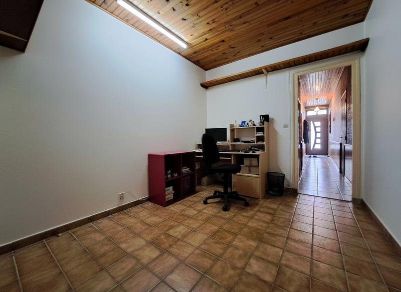 Maison - 213 m² - 8 pièces