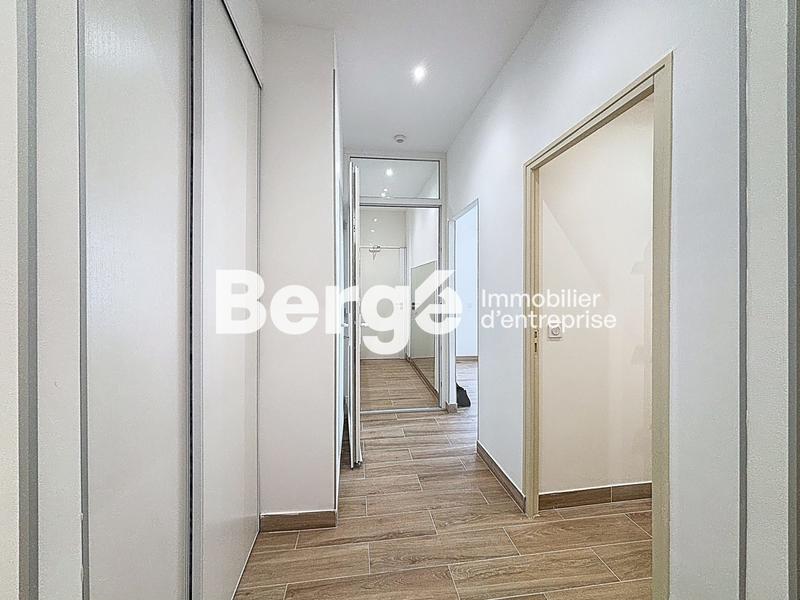 Bureau - 71 m² - 4 pièces