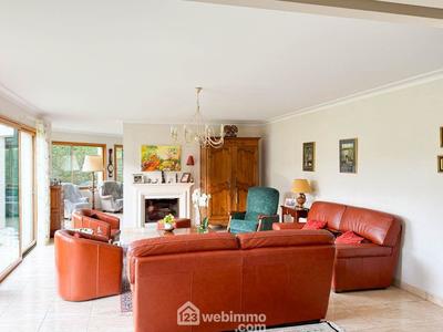 Maison - 235 m² - 8 pièces