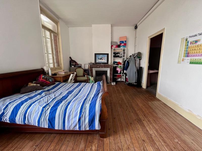 Maison - 240 m² - 7 pièces