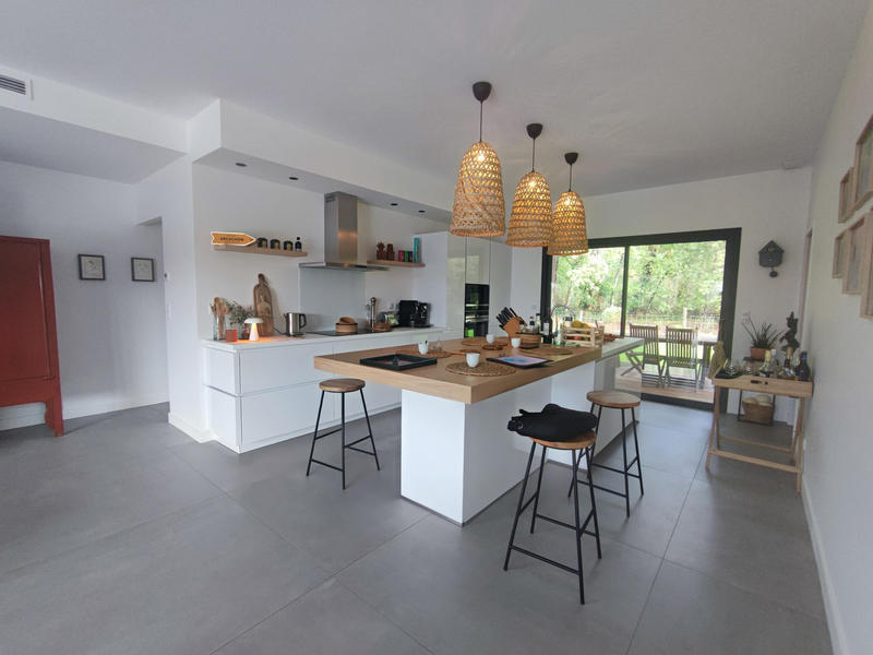 Villa - 182 m² - 6 pièces