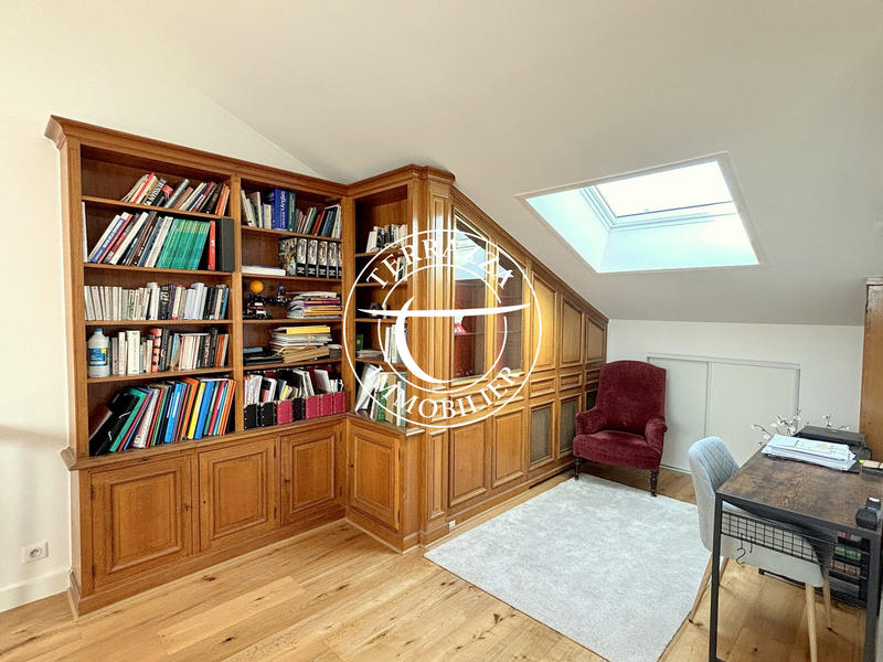 Duplex - 199 m² - 9 pièces