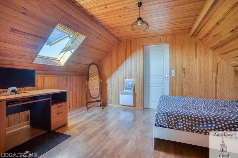 Maison traditionnelle - 165 m² - 7 pièces